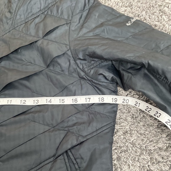 Columbia Women’s Jacket (Small) - Picture 7 of 9
